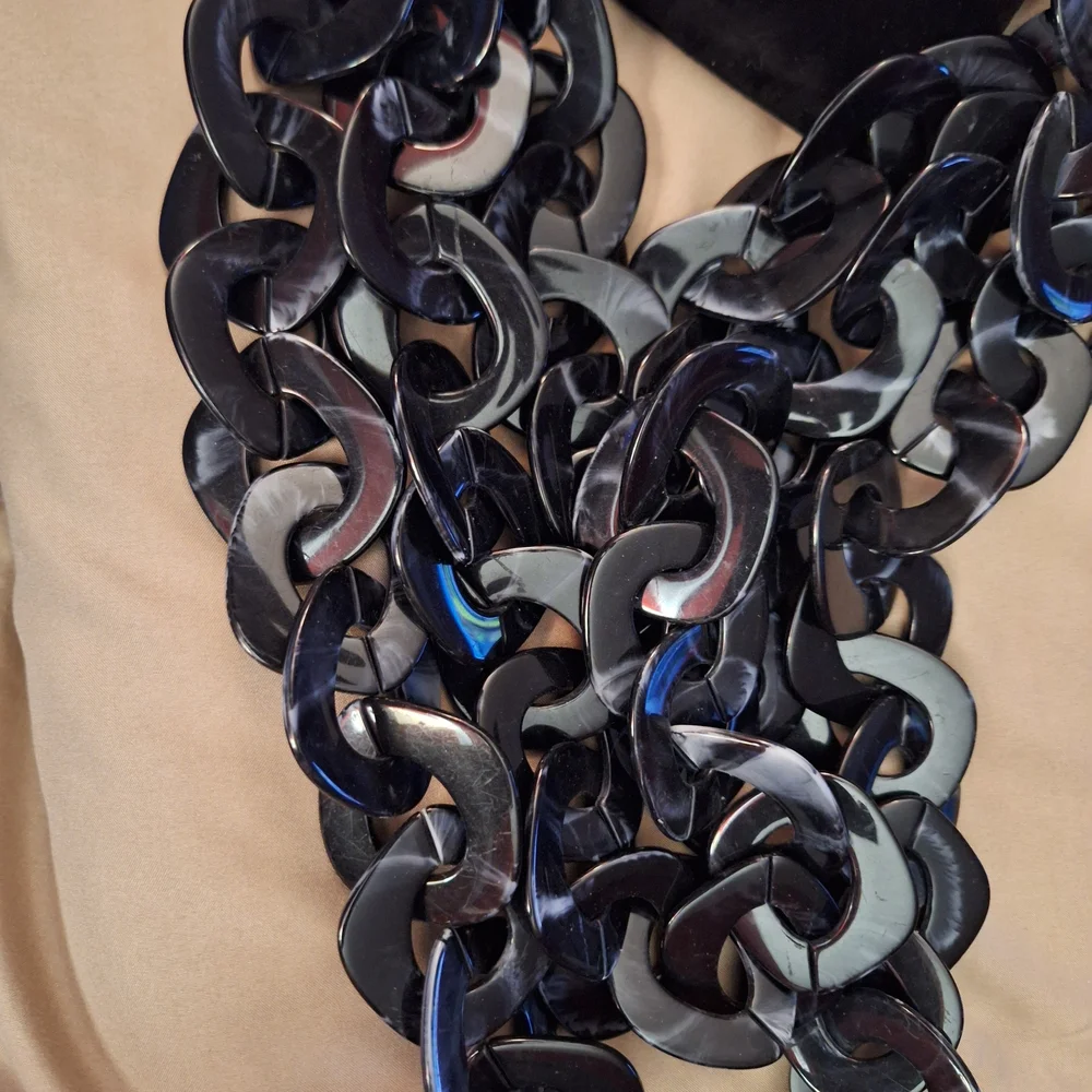 Sassy Jones Zaria Necklaces 4 Different Colors - Picture 3 of 5